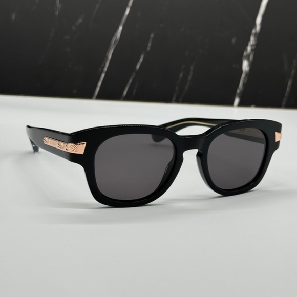 NEW GG1518S 001 GUCCI BLACK GOLD GREY SQUARE UNISEX SUNGLASSES - Picture 6 of 13